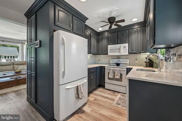 5524 WAYNE AVE, Pennsauken, NJ 08110