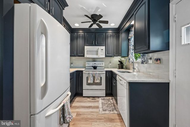 5524 WAYNE AVE, Pennsauken, NJ 08110