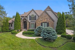 16813 Highland Ridge Drive, Loch Lloyd, MO 64012