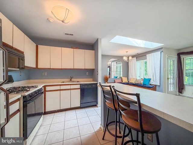804 DIAMOND DR, Newtown, PA 18940
