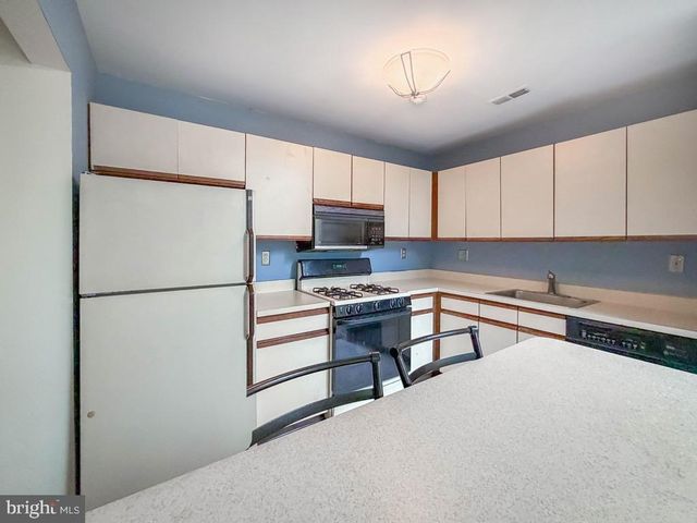 804 DIAMOND DR, Newtown, PA 18940