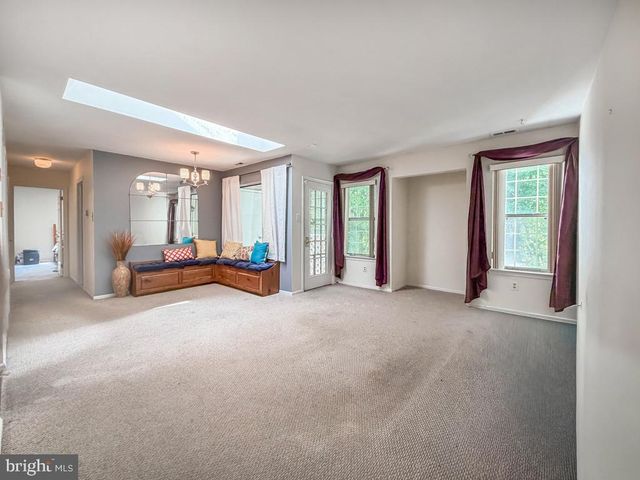 804 DIAMOND DR, Newtown, PA 18940
