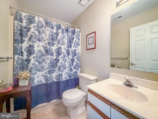 804 DIAMOND DR, Newtown, PA 18940