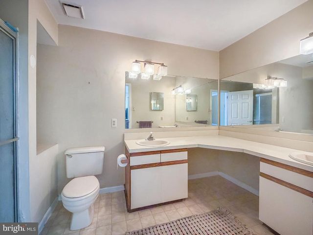 804 DIAMOND DR, Newtown, PA 18940