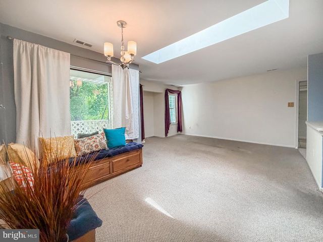 804 DIAMOND DR, Newtown, PA 18940
