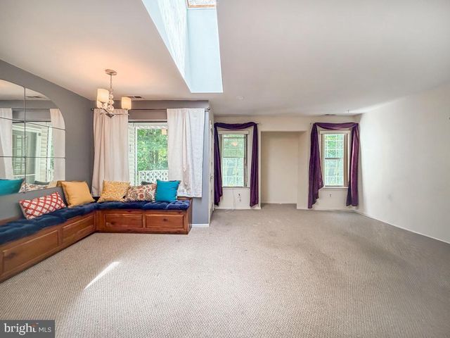 804 DIAMOND DR, Newtown, PA 18940