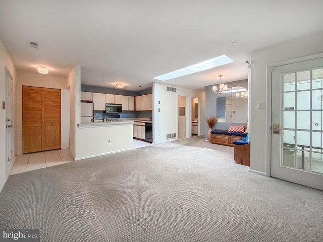 804 DIAMOND DR, Newtown, PA 18940