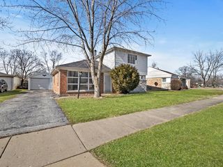 226 S Orchard Drive, Park Forest, IL 60466