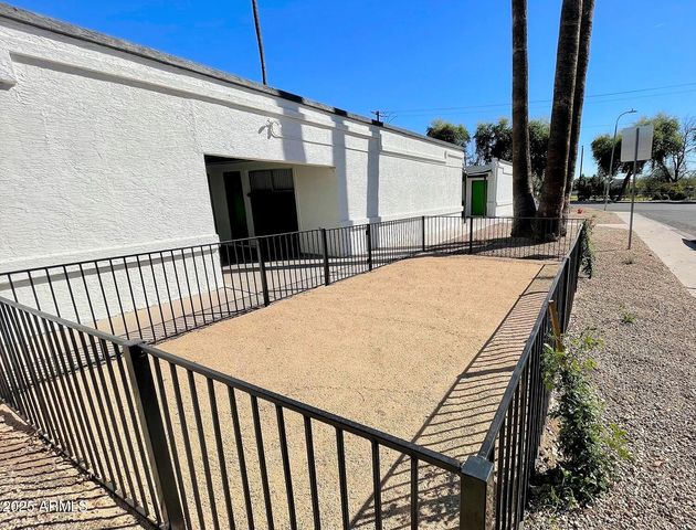 6802 W GLENDALE Avenue 18, Glendale, AZ 85303