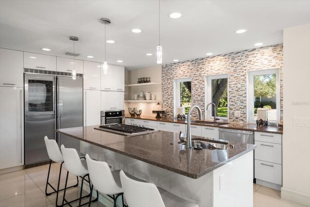 485 PARK AVENUE, Belleair, FL 33756