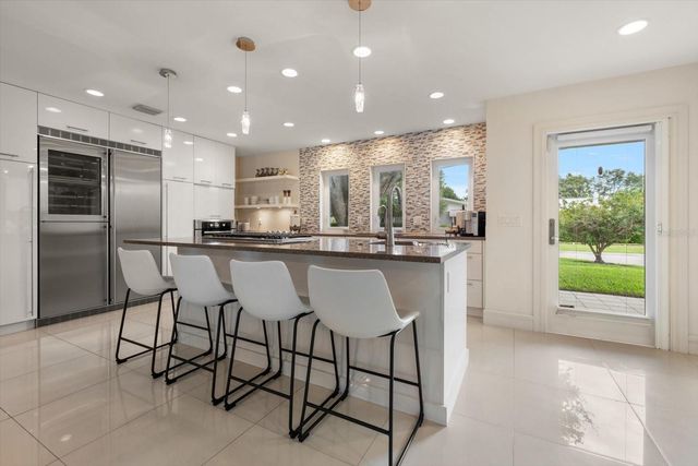 485 PARK AVENUE, Belleair, FL 33756