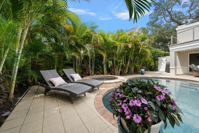 485 PARK AVENUE, Belleair, FL 33756