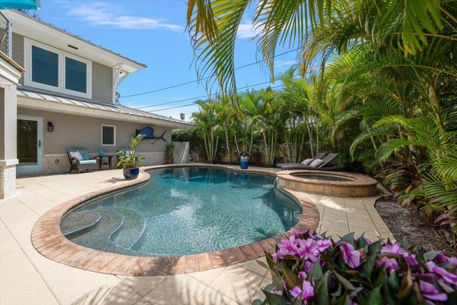 485 PARK AVENUE, Belleair, FL 33756
