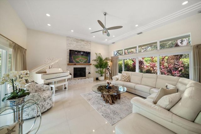 485 PARK AVENUE, Belleair, FL 33756