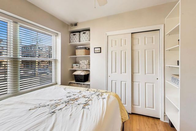 722 W Oakdale Avenue 1R, Chicago, IL 60657