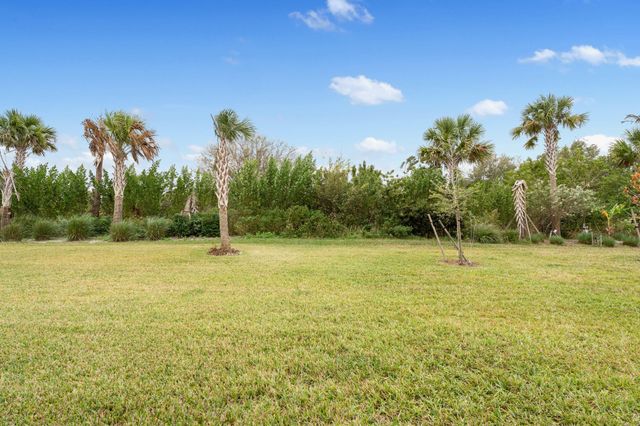 271 Raspberry Road, Fort Pierce, FL 34981