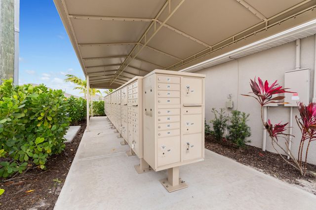 271 Raspberry Road, Fort Pierce, FL 34981