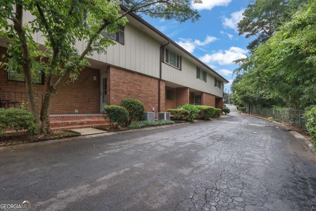 2524 Bradford Square NE, Atlanta, GA 30345