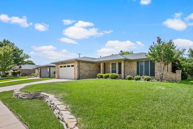 1337 Storm Drive, Bedford, TX 76022