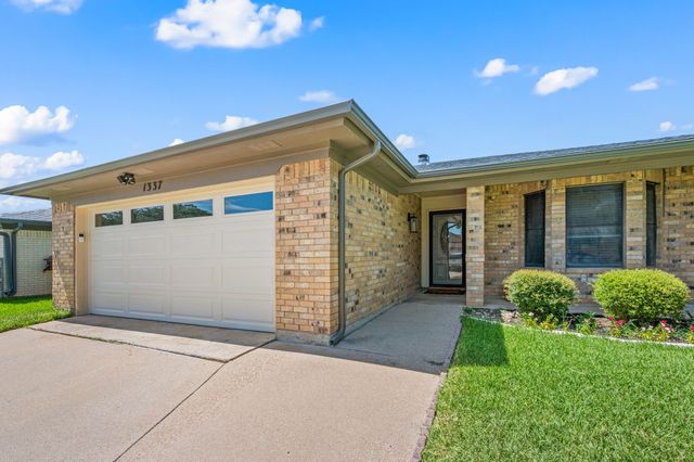 1337 Storm Drive, Bedford, TX 76022