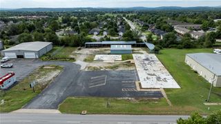 2757 E Robinson Avenue, Springdale, AR 72764