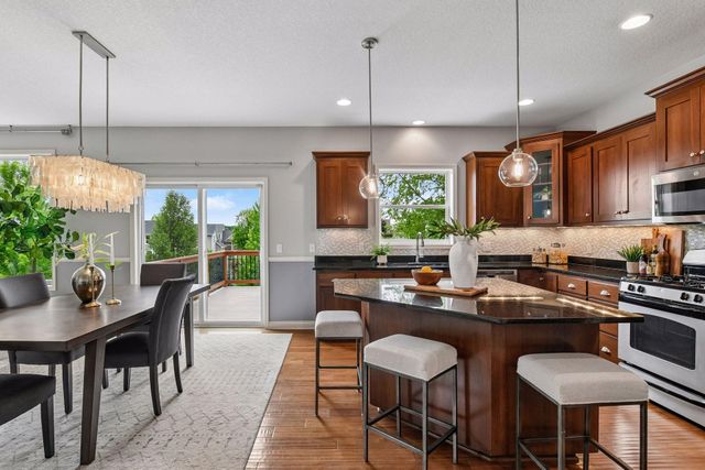 2715 Fieldstone Drive, Victoria, MN 55386
