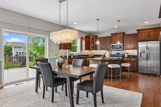 2715 Fieldstone Drive, Victoria, MN 55386