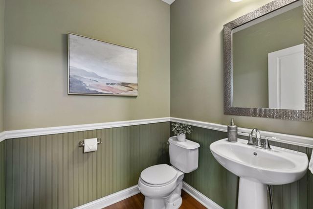 2715 Fieldstone Drive, Victoria, MN 55386