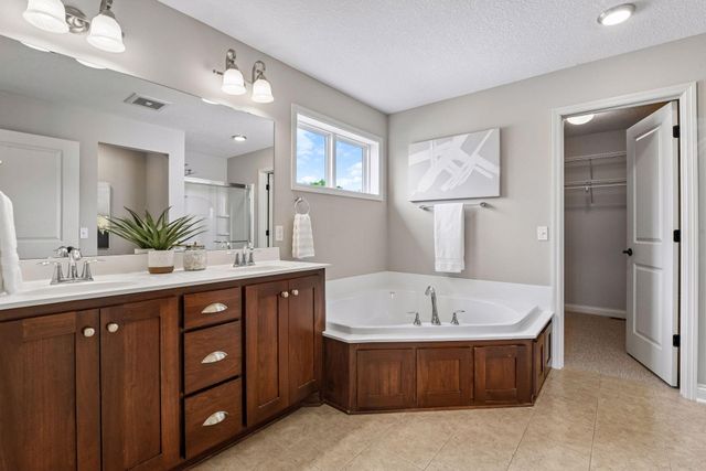 2715 Fieldstone Drive, Victoria, MN 55386
