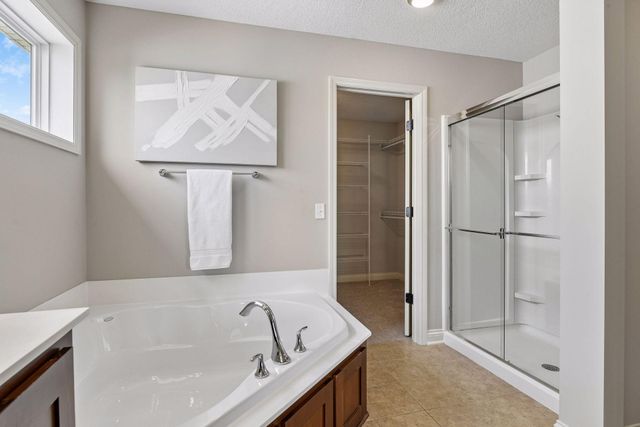 2715 Fieldstone Drive, Victoria, MN 55386