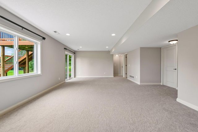 2715 Fieldstone Drive, Victoria, MN 55386