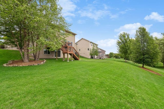 2715 Fieldstone Drive, Victoria, MN 55386