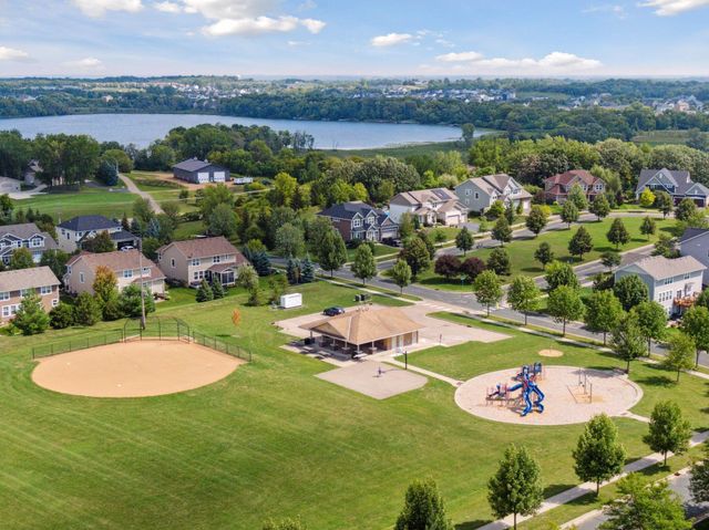 2715 Fieldstone Drive, Victoria, MN 55386