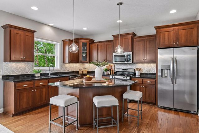 2715 Fieldstone Drive, Victoria, MN 55386