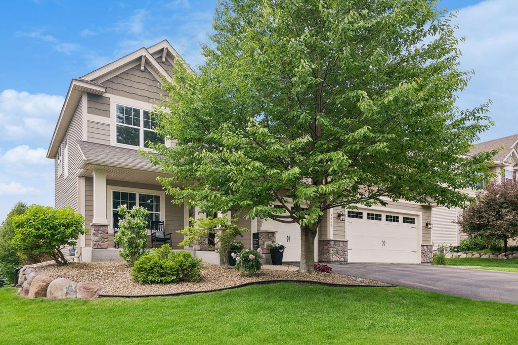 2715 Fieldstone Drive, Victoria, MN 55386