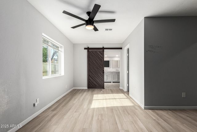 3336 E EARLL Drive, Phoenix, AZ 85018