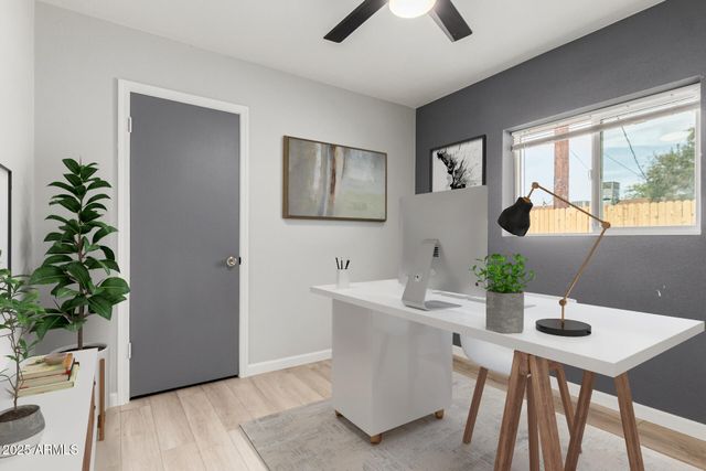 3336 E EARLL Drive, Phoenix, AZ 85018