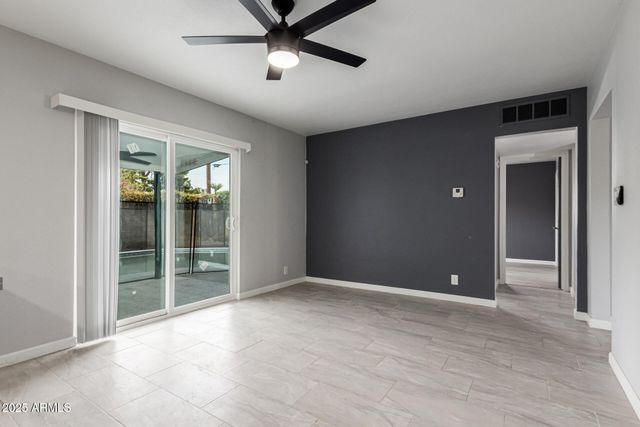 3336 E EARLL Drive, Phoenix, AZ 85018