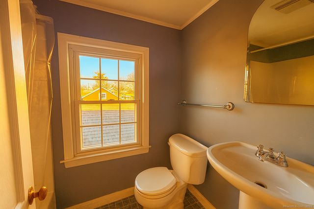 118 Maple Avenue, Windsor, CT 06095