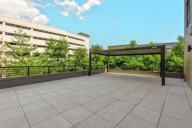 75 Willow Ct 510, Boston, MA 02125