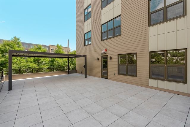 75 Willow Ct 510, Boston, MA 02125