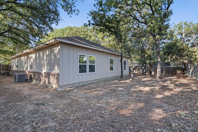 1837 Jennifer Court A, Pelican Bay, TX 76020