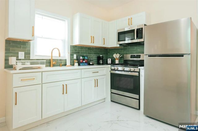 18 Van Rensselear Street, Belleville, NJ 07109