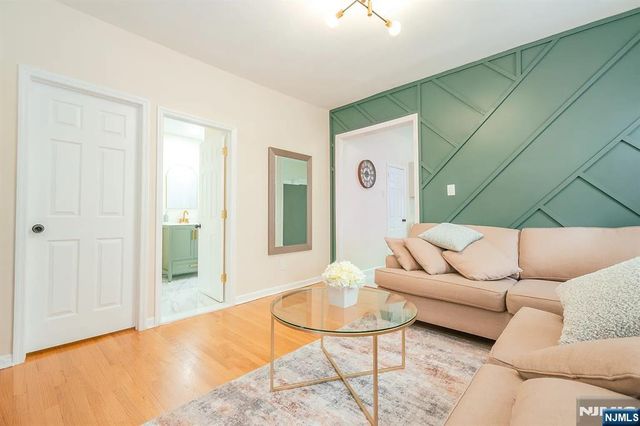 18 Van Rensselear Street, Belleville, NJ 07109