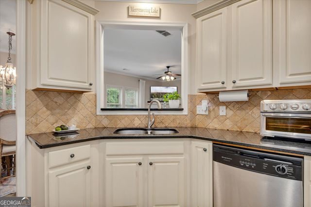 294 Ascott Lane, Woodstock, GA 30189