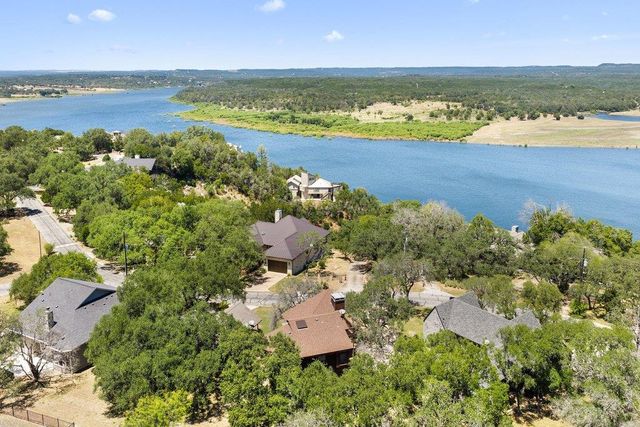 334 Coventry RD, Spicewood, TX 78669
