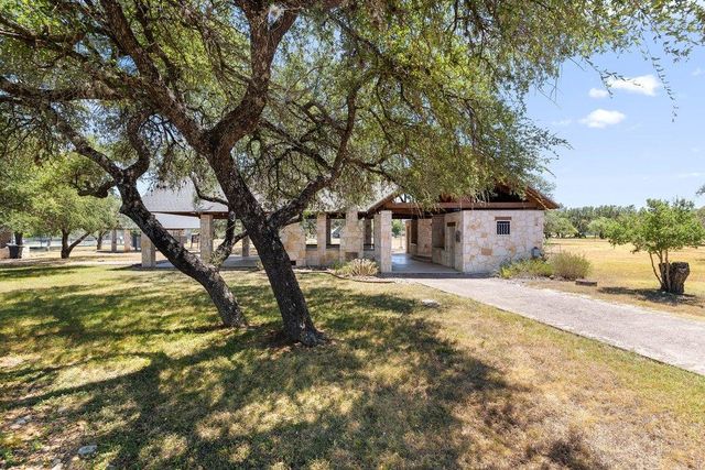 334 Coventry RD, Spicewood, TX 78669