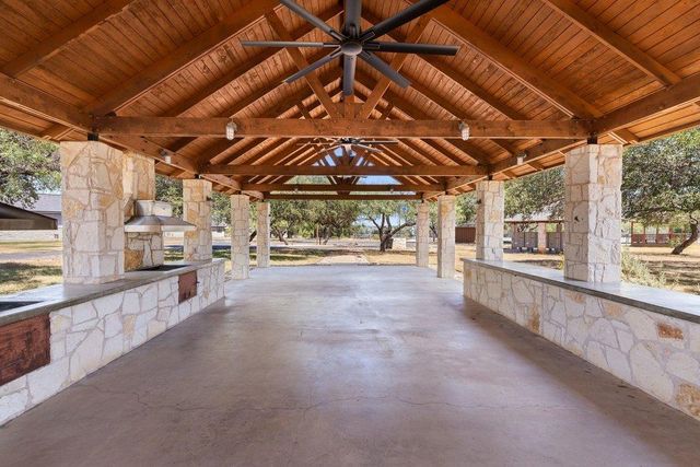 334 Coventry RD, Spicewood, TX 78669