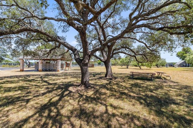 334 Coventry RD, Spicewood, TX 78669