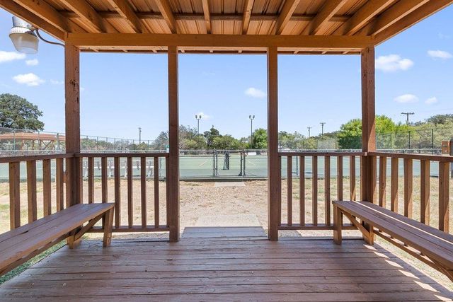 334 Coventry RD, Spicewood, TX 78669